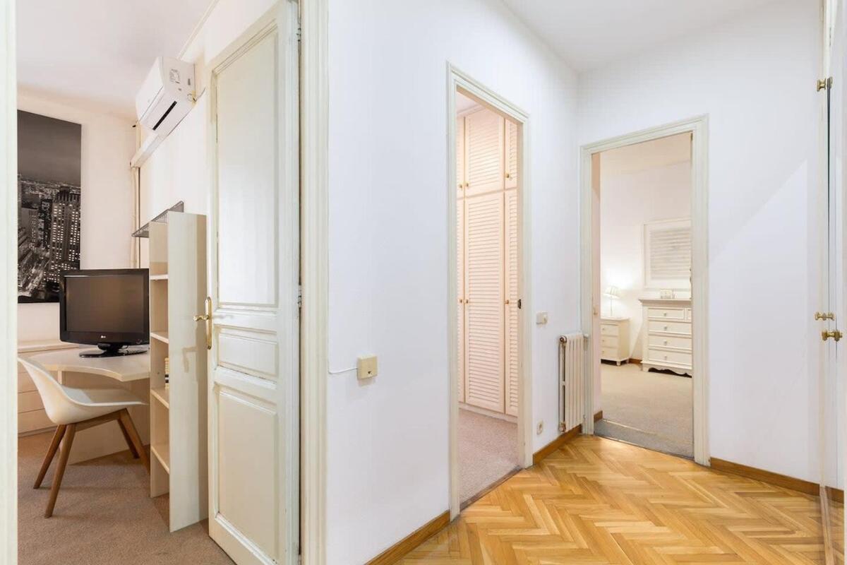Huge Historic 5bd With Private Terrace! Apartamento Barcelona