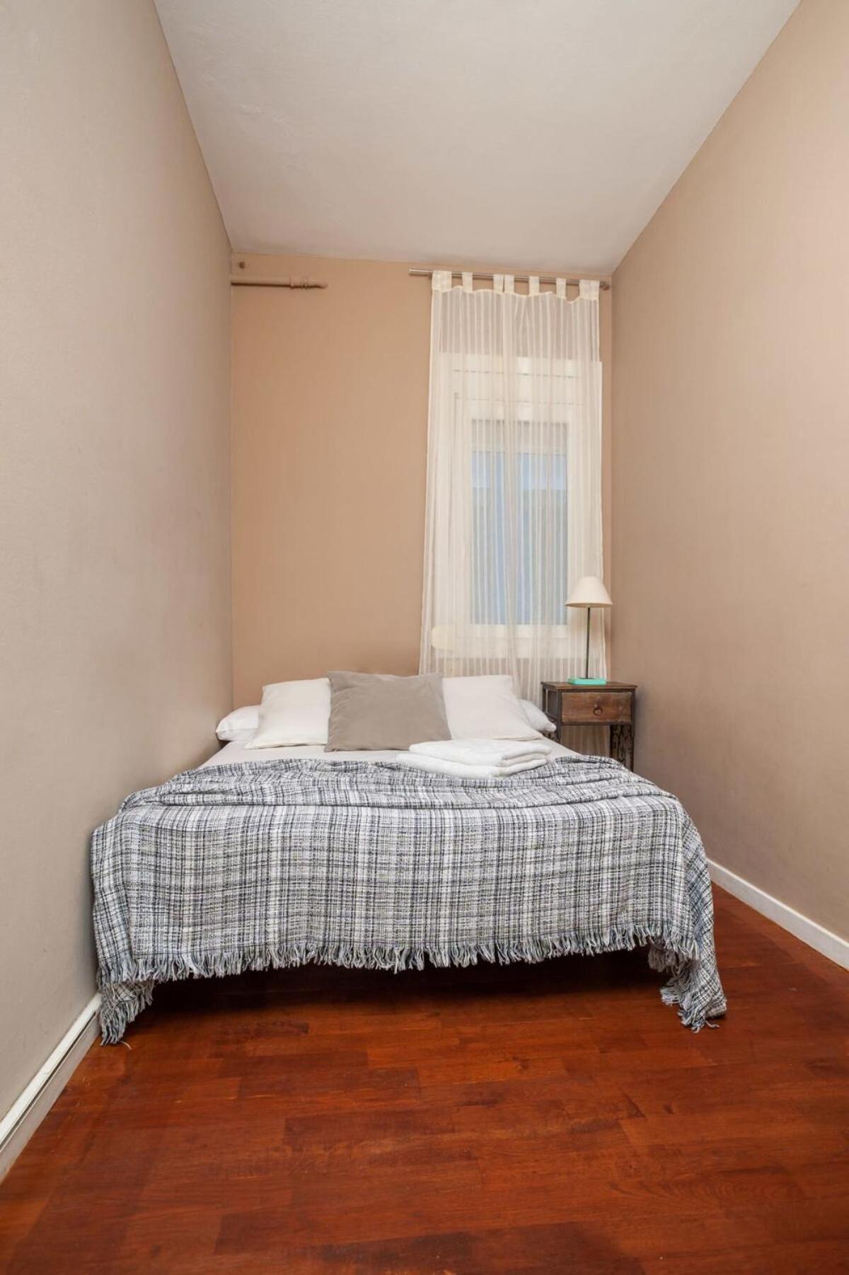 Next To Sagrada Familia 4-bedroom Apartamento Barcelona
