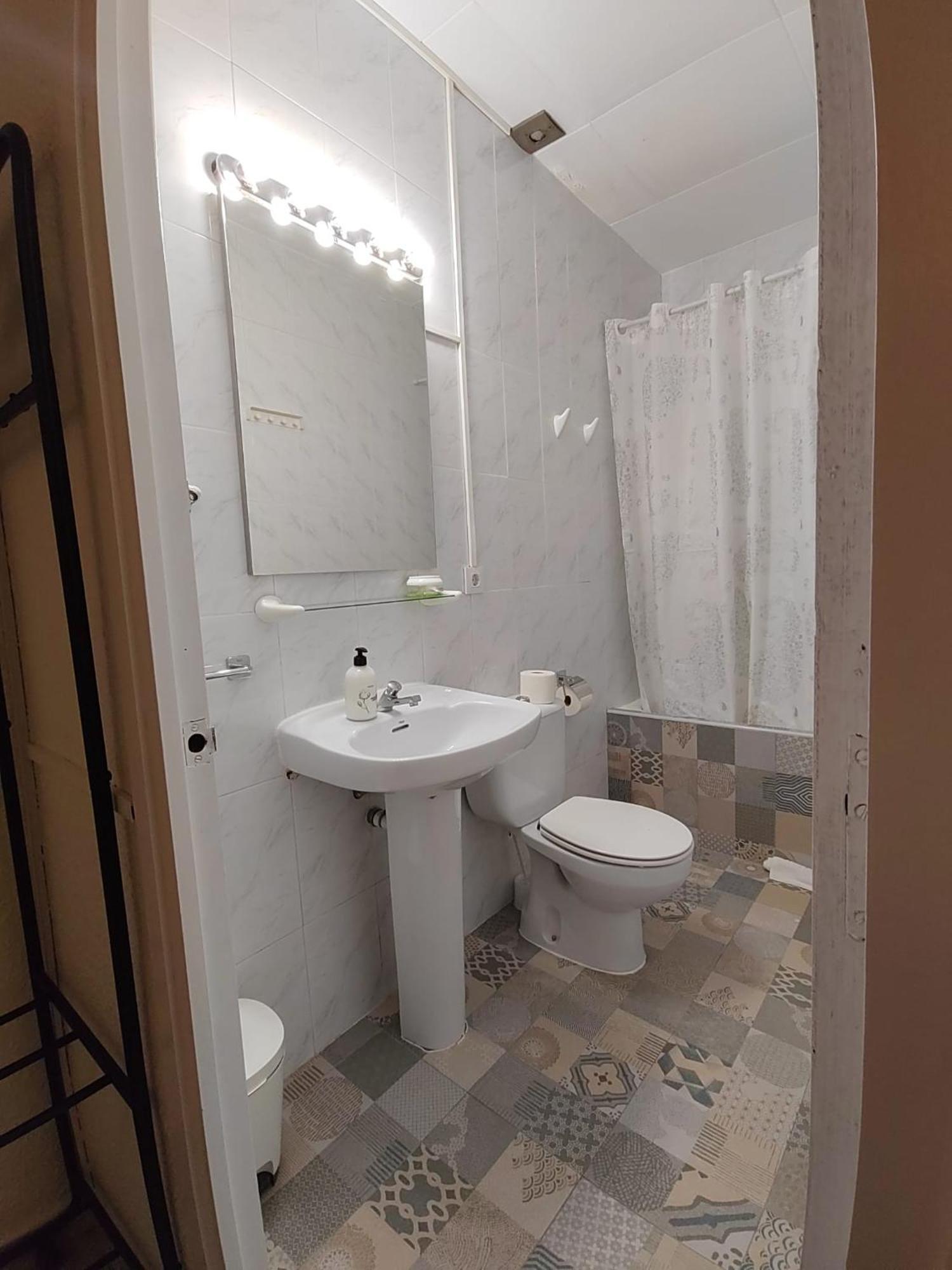 Dragonflybcn Guest house *