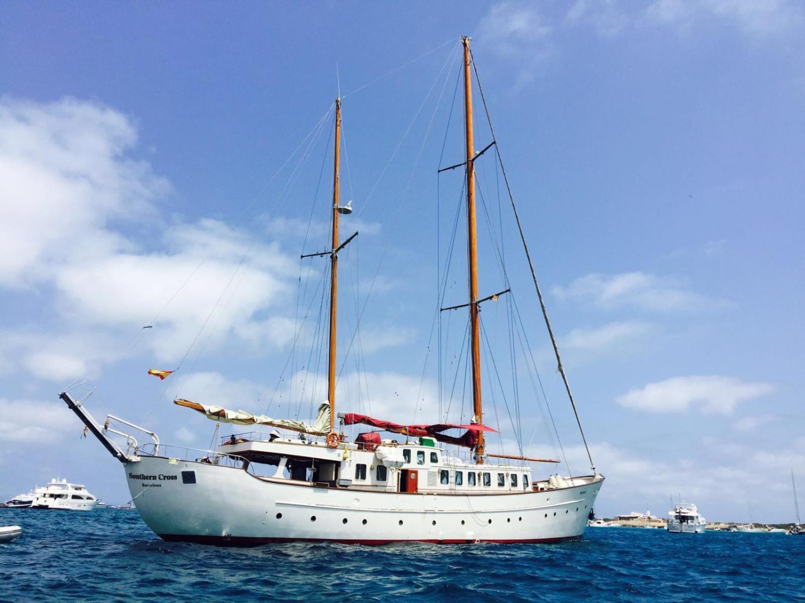 Southern Cross Botel *