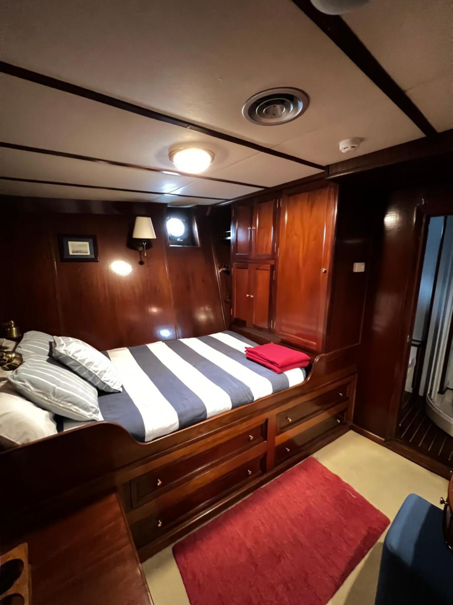 Southern Cross Botel