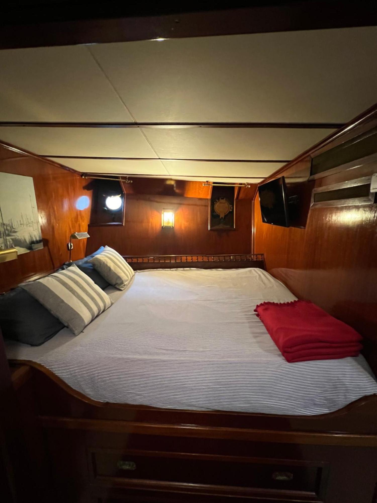 Southern Cross Botel