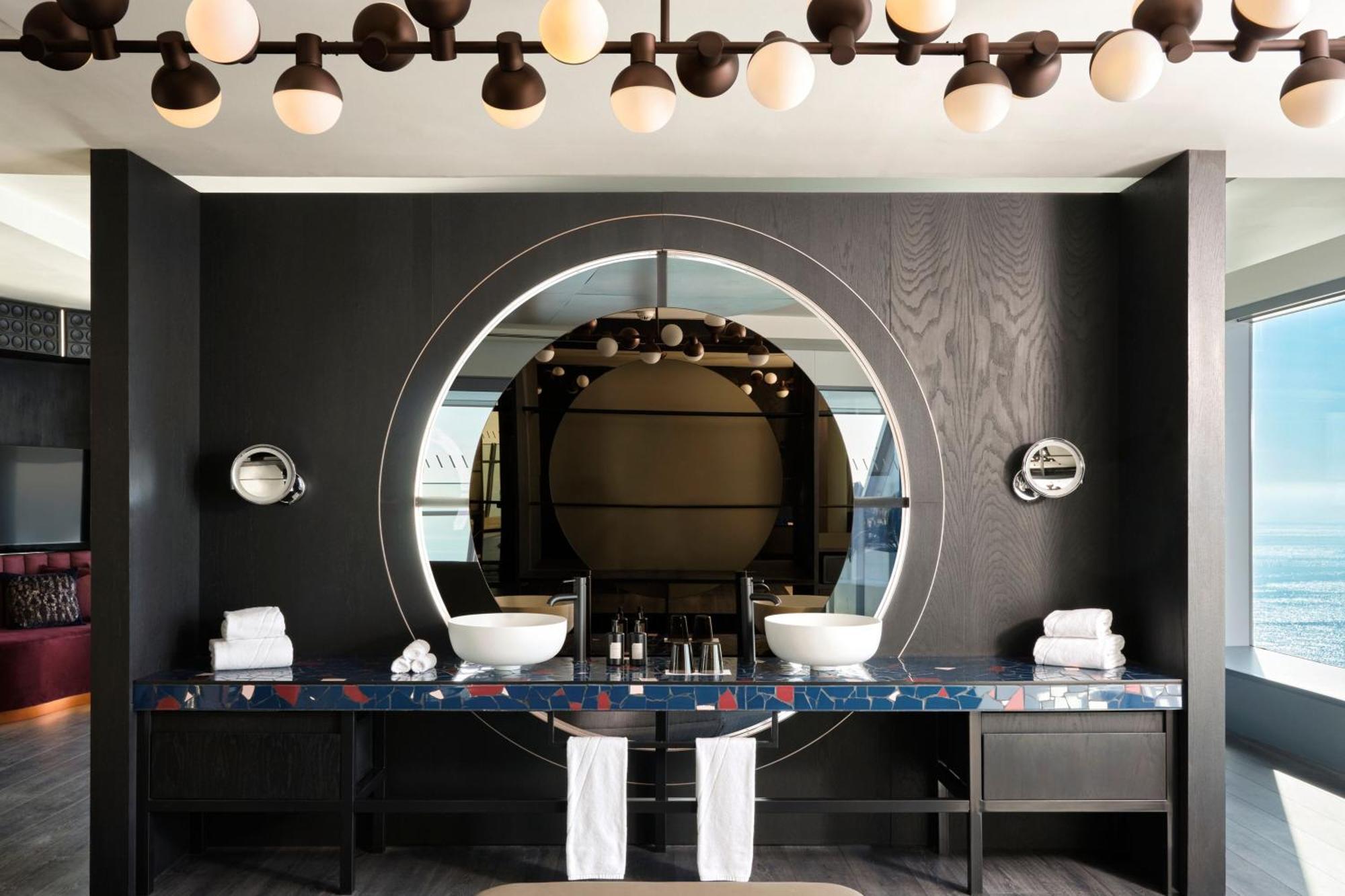 Hotel W 5*