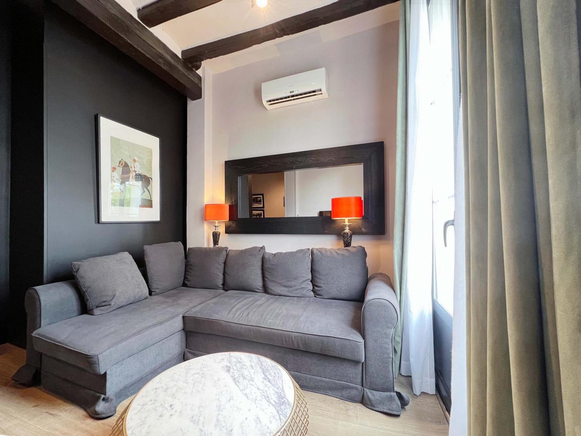 U-nique Est Apartamento