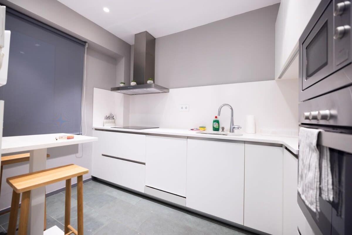 Ampersand - Bright 2-bedroom Barcelona