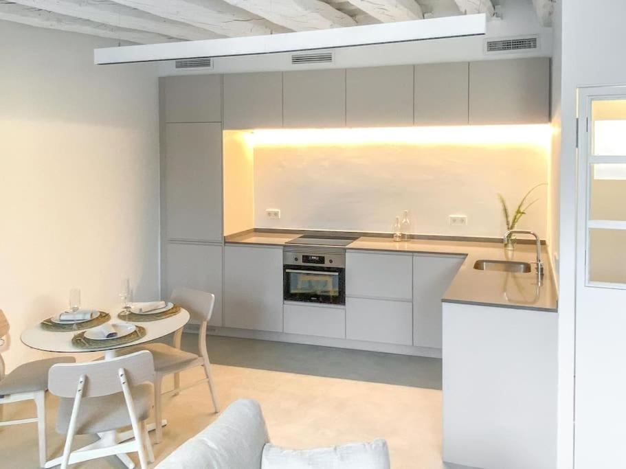 Lively 1 Bdr With Private Terrace Born Apartamento *