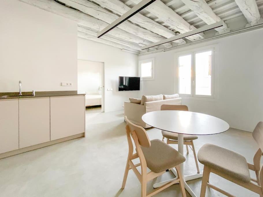 Lively 1 Bdr With Private Terrace Born *