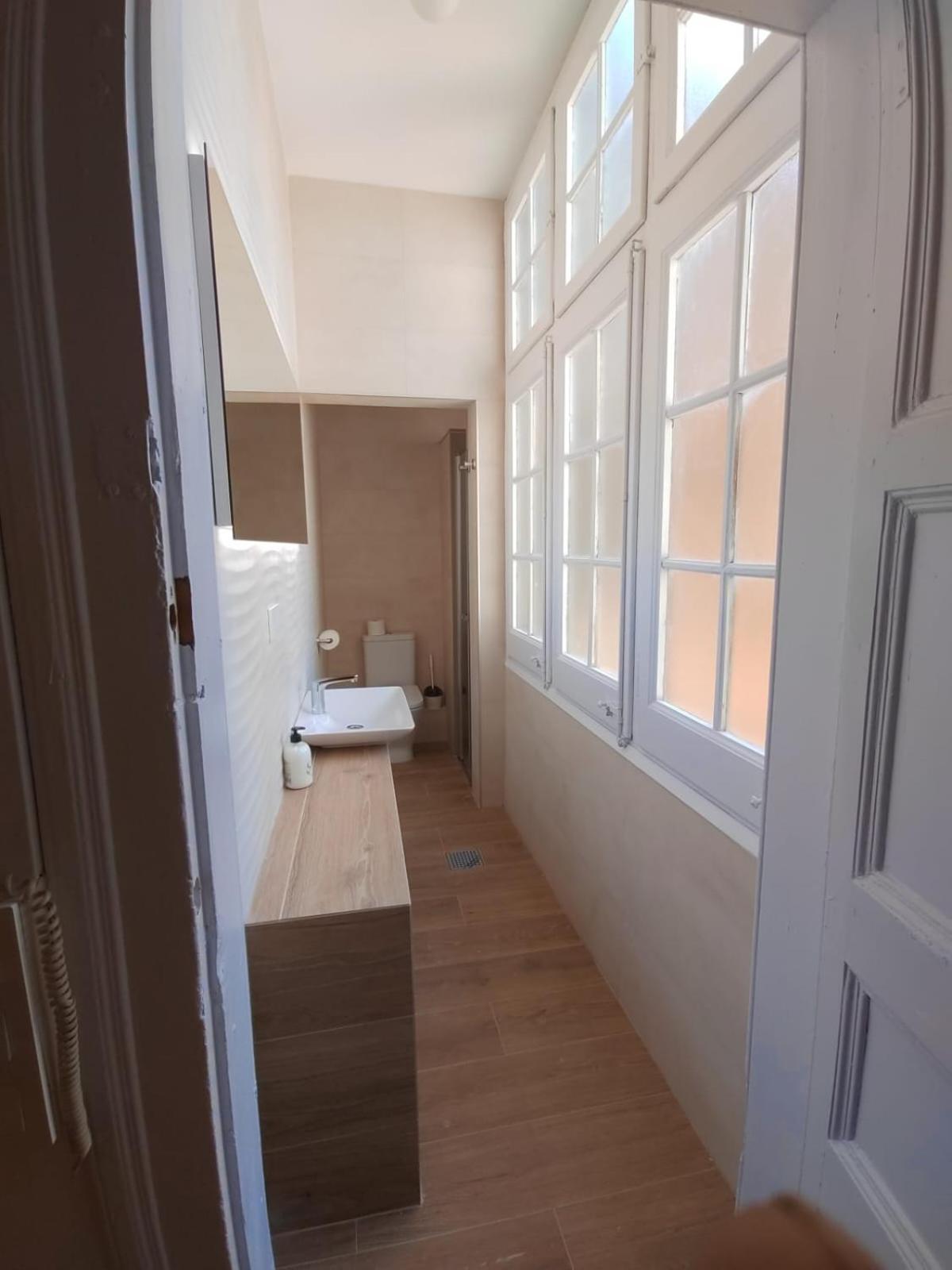 Dragonflybcn Guest house *