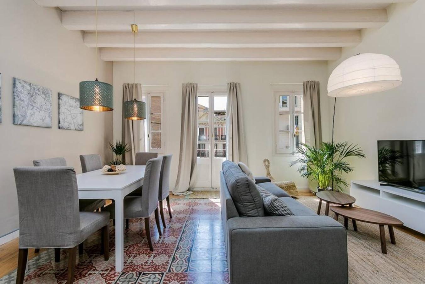 Luxurious With Awesome Rooftop Apartment *