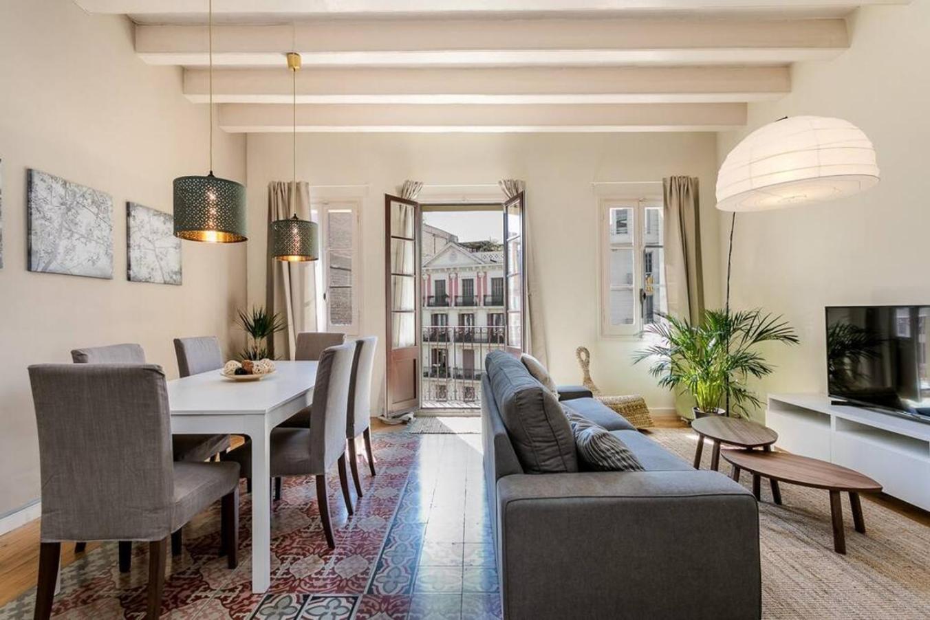 Luxurious With Awesome Rooftop Apartment *