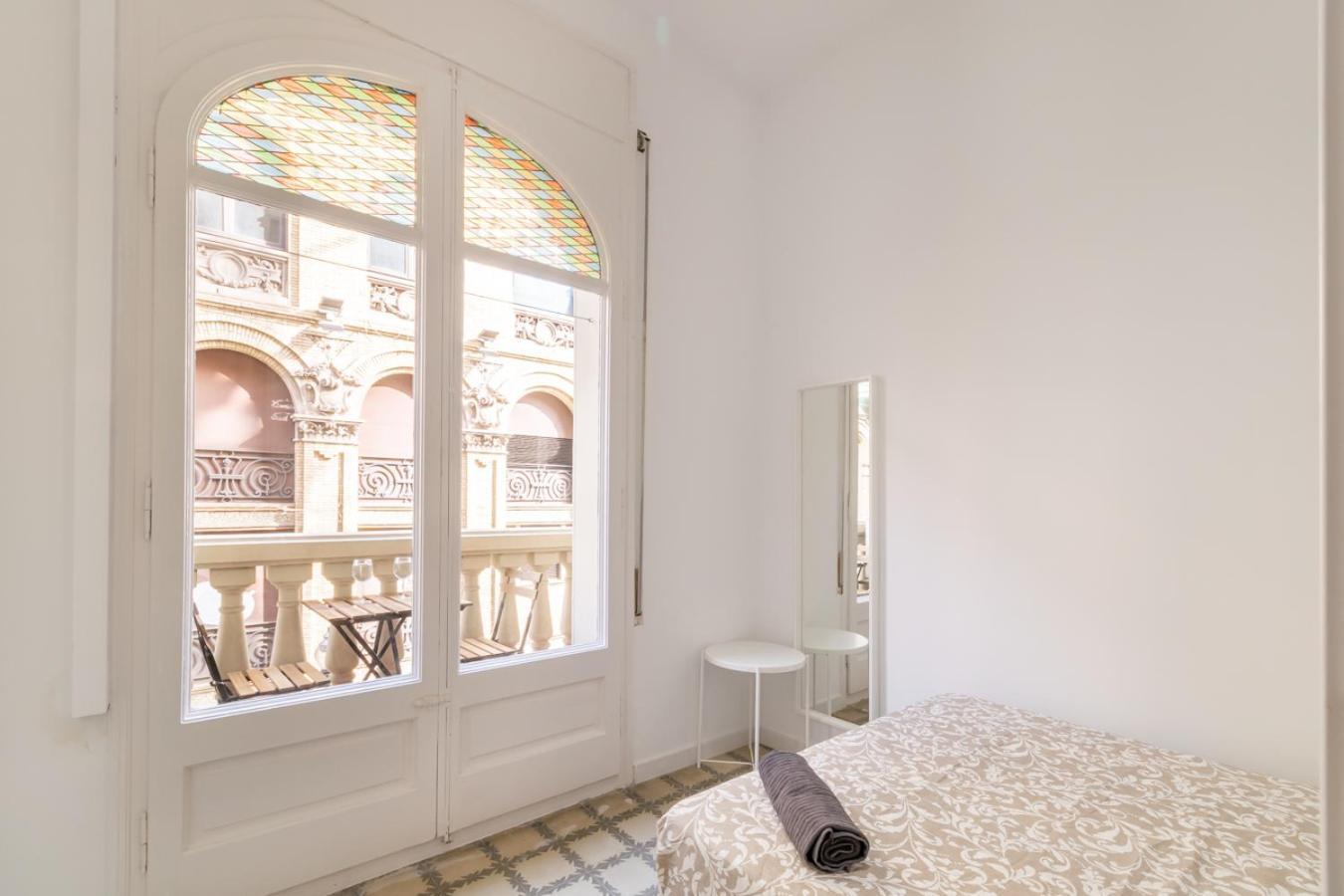 Hostal Amat Private Near Plaza Universitat Barcelona
