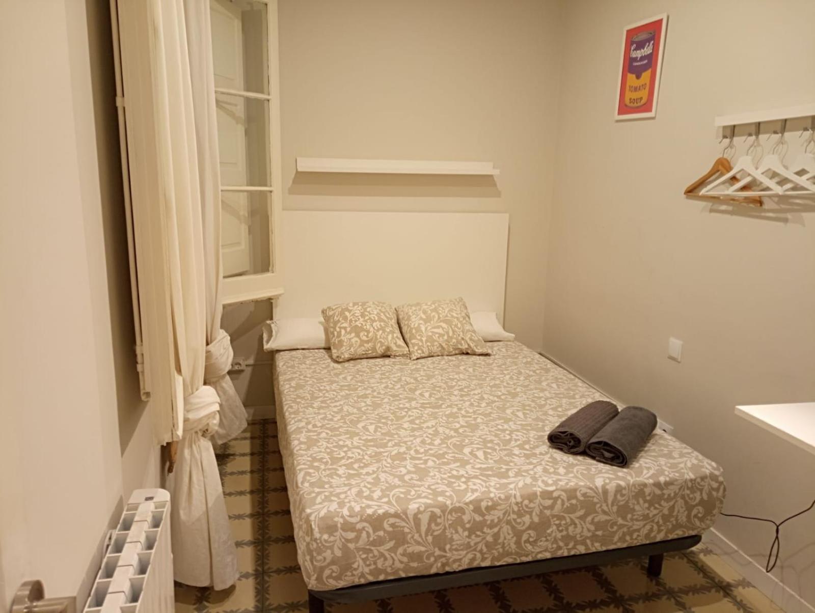 Hostal Amat Private Near Plaza Universitat