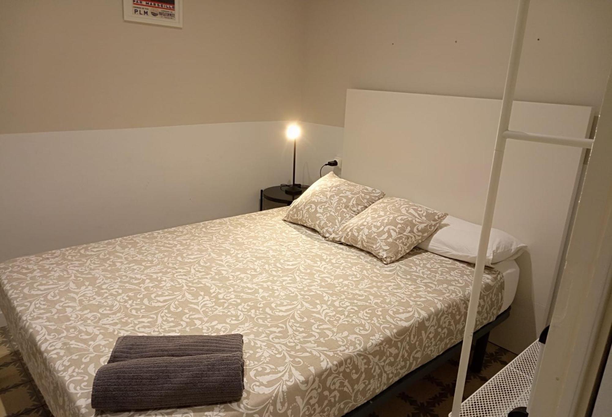 Hostal Amat Private Near Plaza Universitat