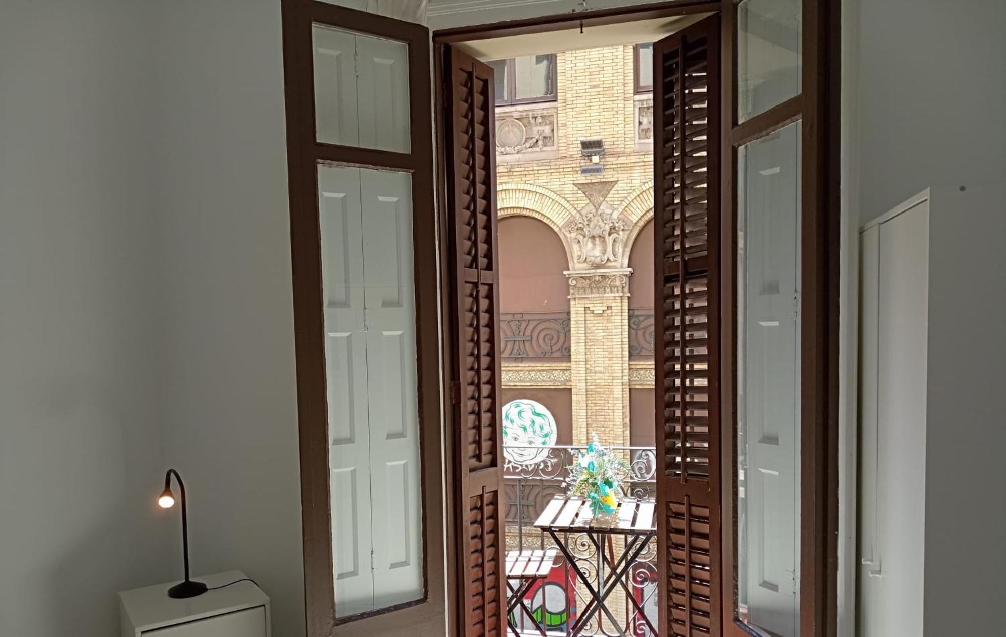 Amat Private Near Plaza Universitat * Barcelona
