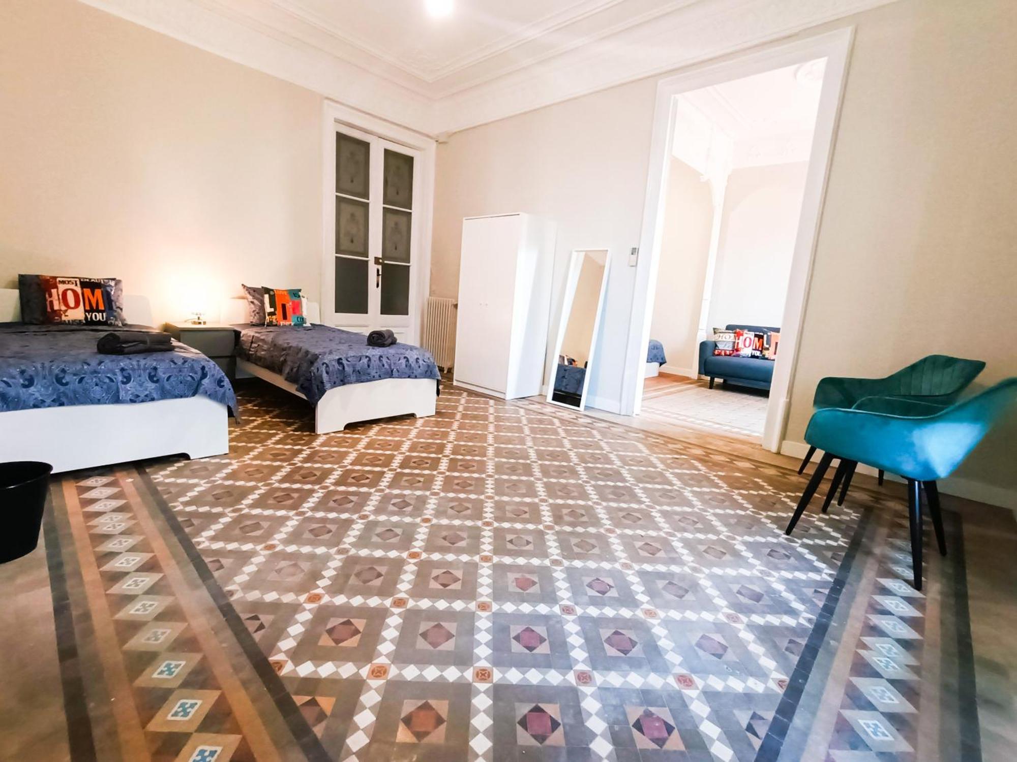Hostal Oasis - Roger Lluria Barcelona