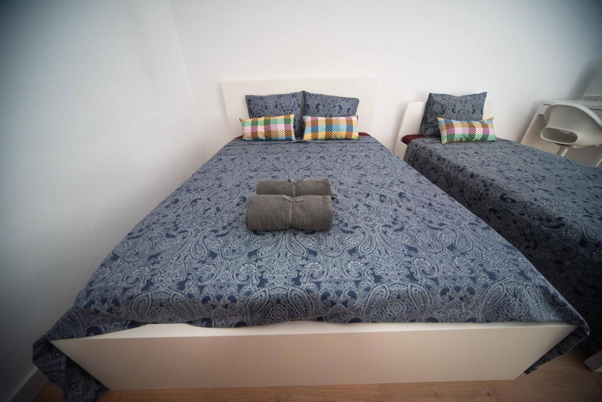 - Eixample Hostal