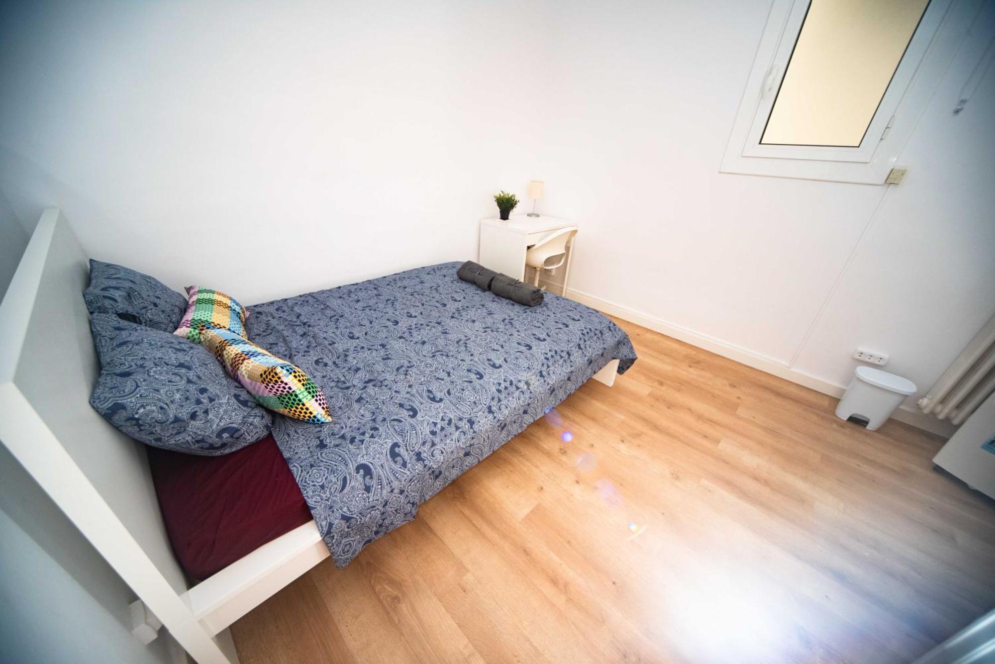 - Eixample Hostal