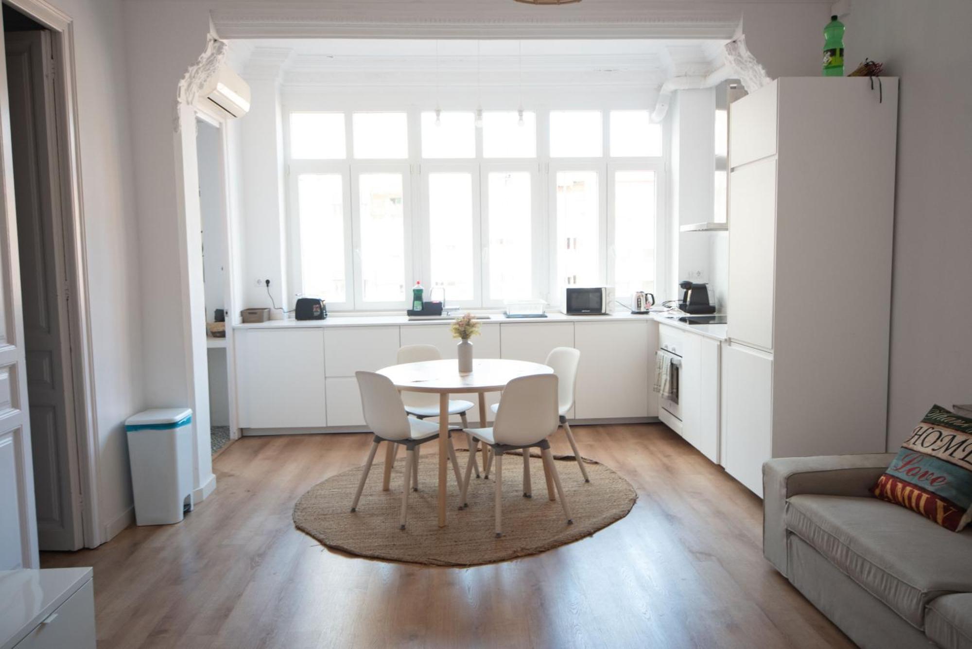 - Eixample Hostal Barcelona