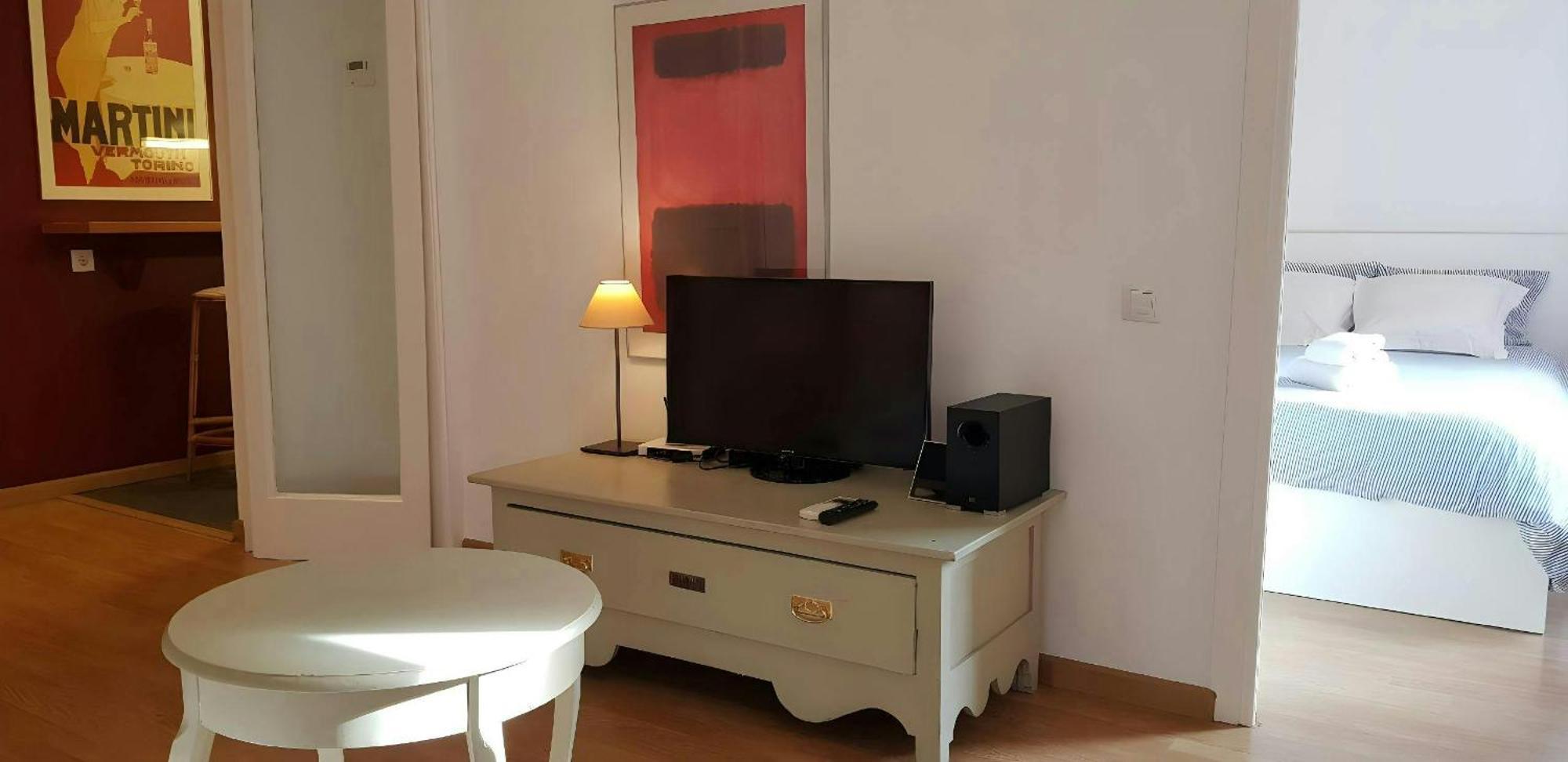 Filmoteca Sarria 1- Wifi Quiet Bright Comfi Apartment *