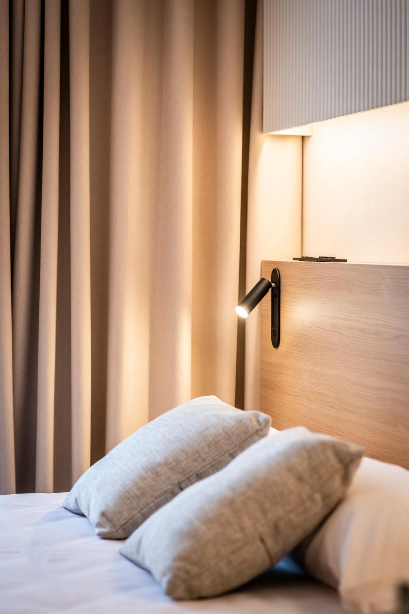 Atenea Calabria Apartahotel Barcelona