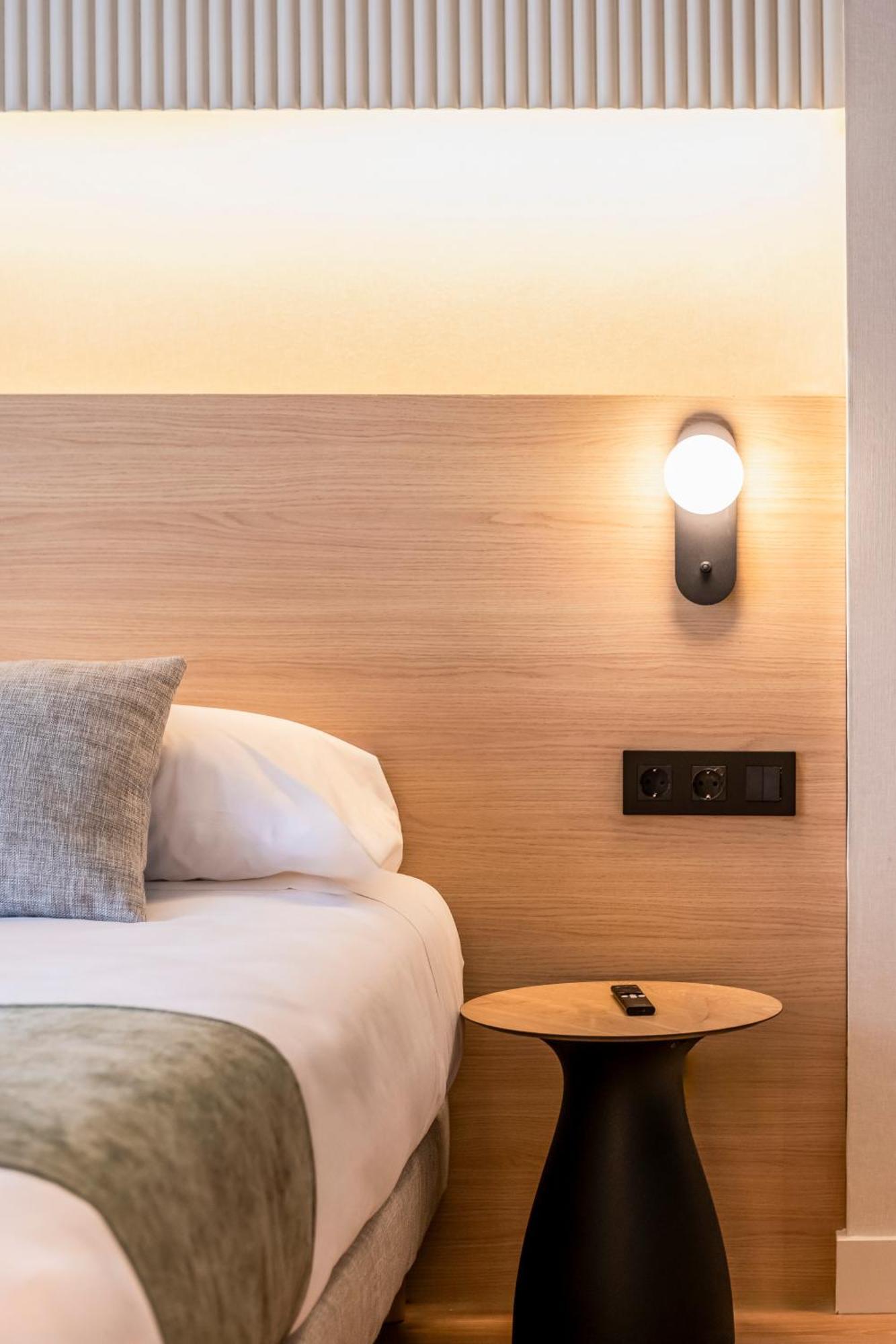 Apartahotel Atenea Calabria Barcelona
