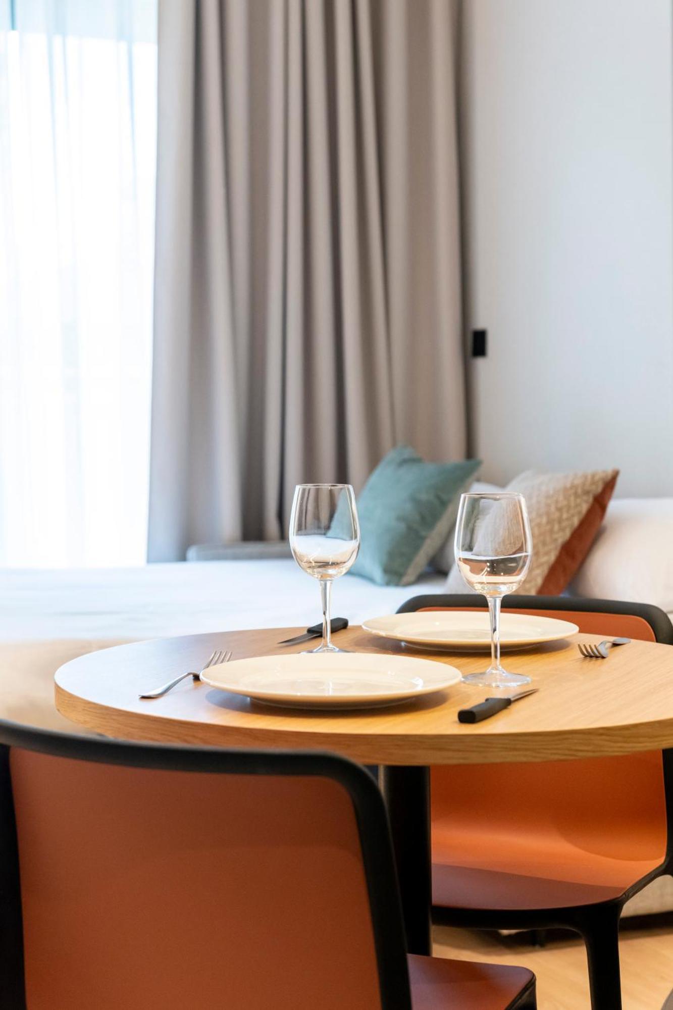 Atenea Calabria Apartahotel Barcelona
