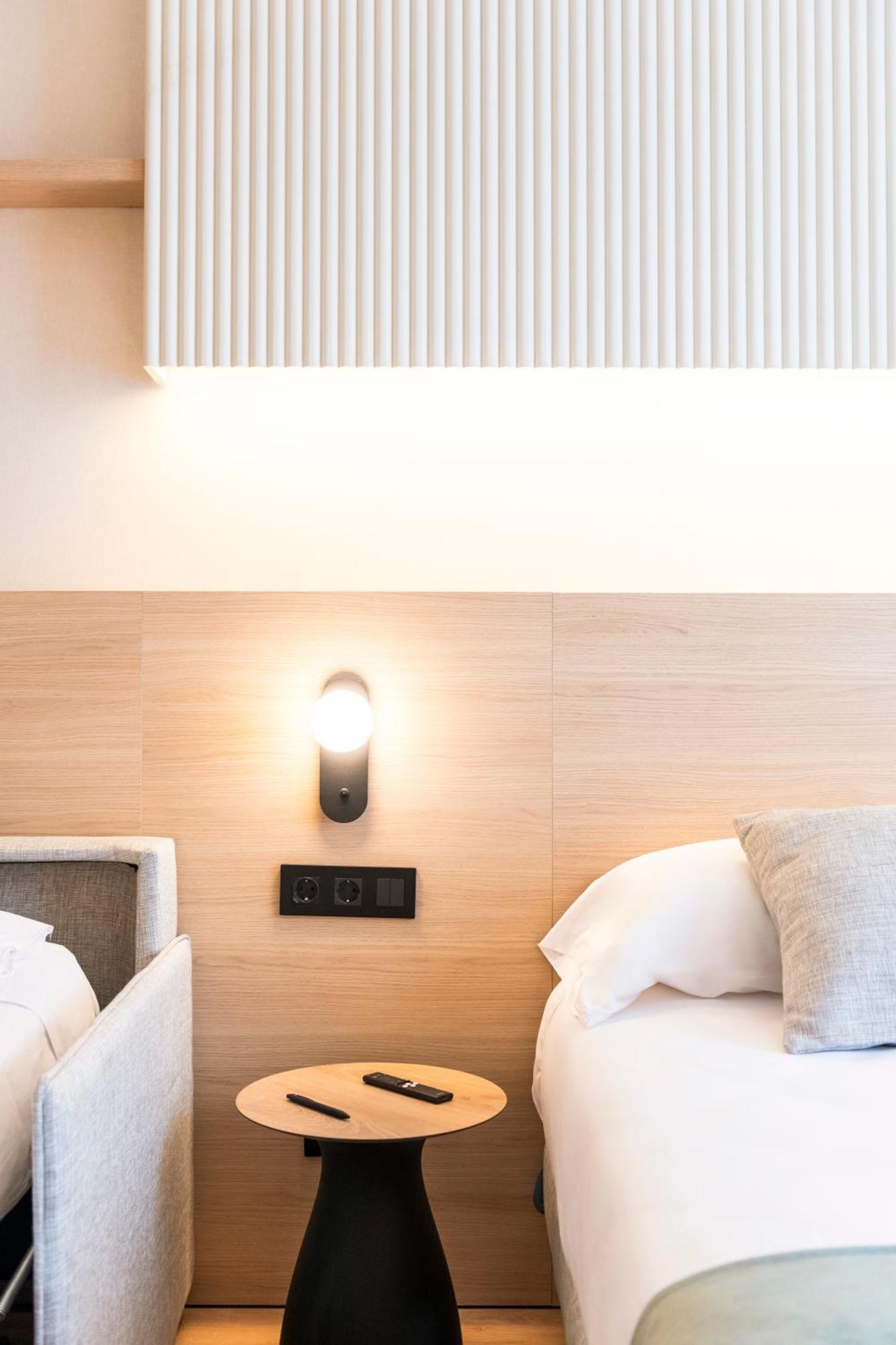 Atenea Calabria Apartahotel Barcelona