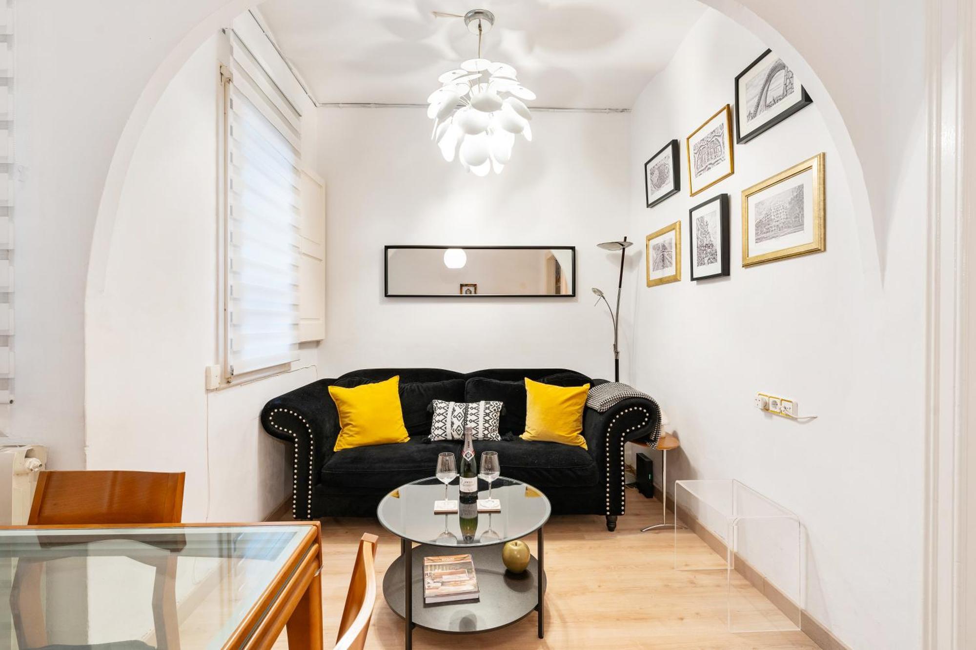 Fridays Flats Whisper-quiet Near Sagrada's Heart Barcelona