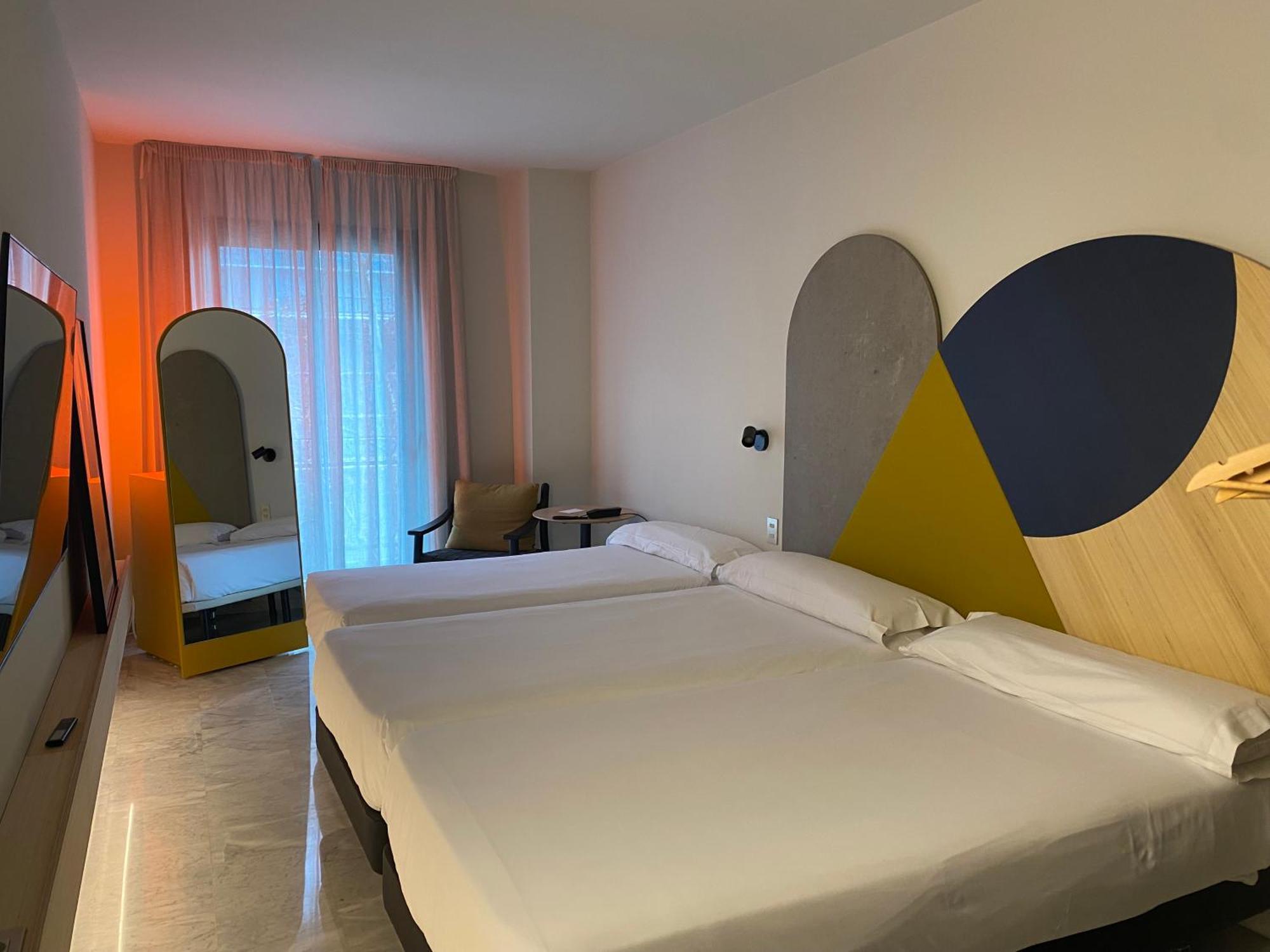 Onix Fira Hotel 3*