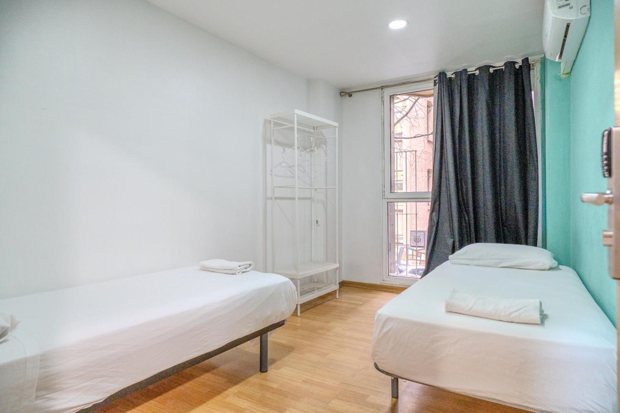 Holidaysbcn Hostel