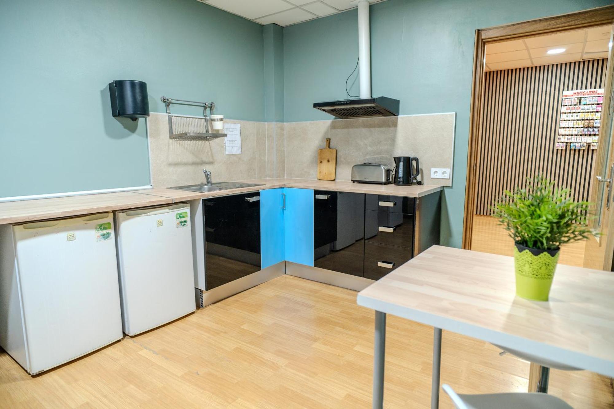 Holidaysbcn Hostel *