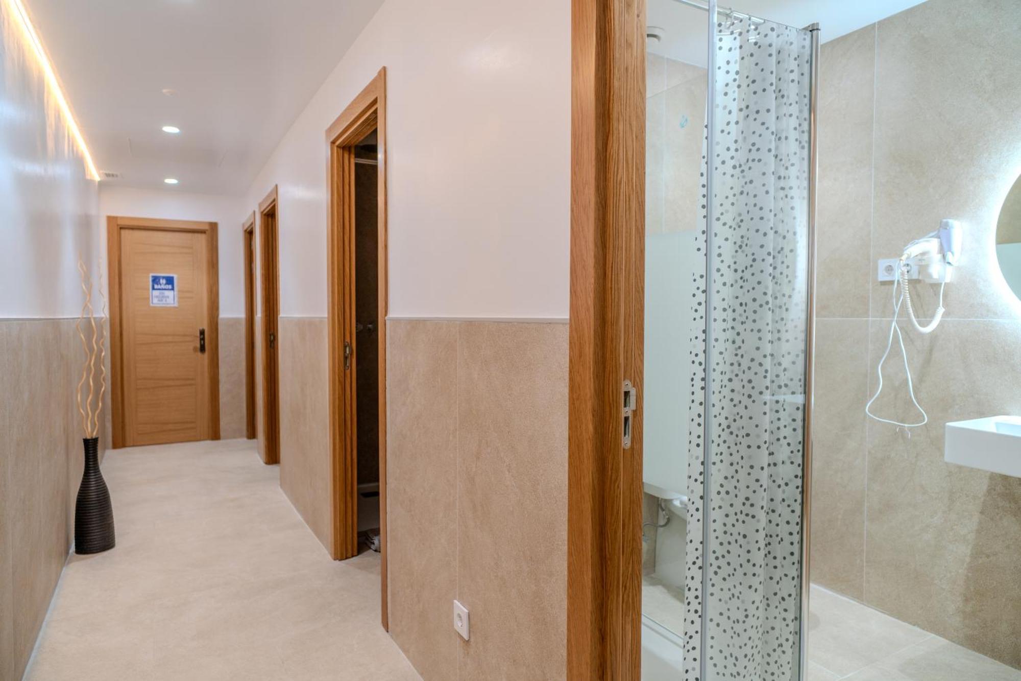Holidaysbcn Hostel