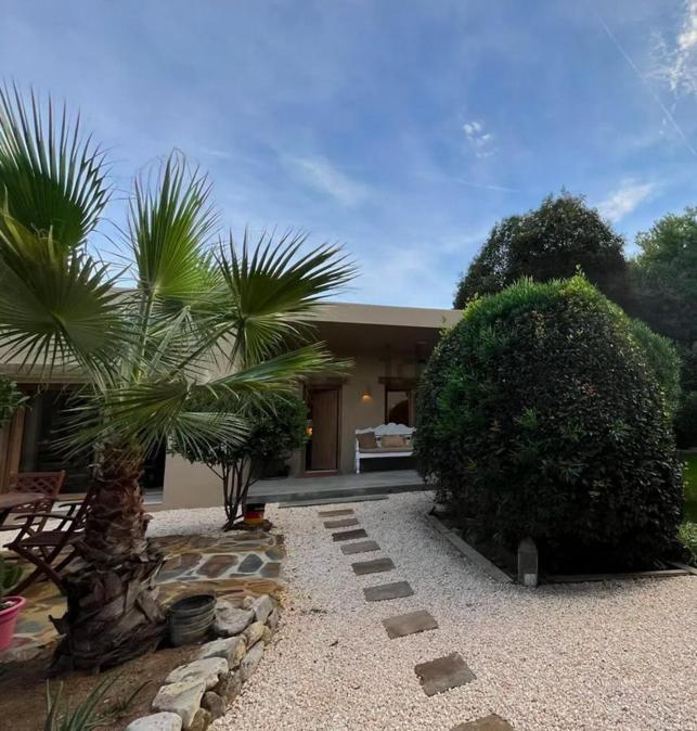 Сasa de vacaciones Stylish & Idyllic With Private Garden 5 Min Walking From South In Gava Mar