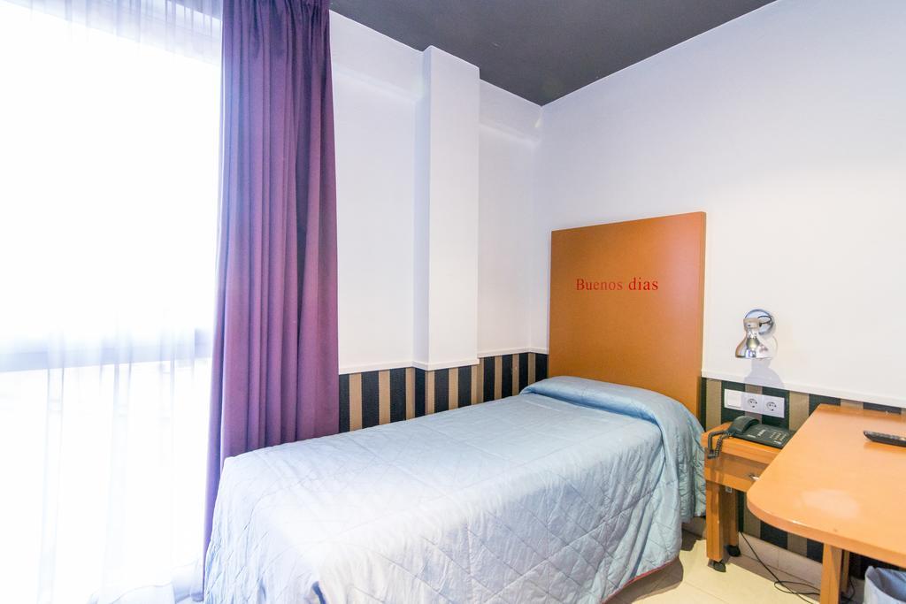 Hotel Colors 2*