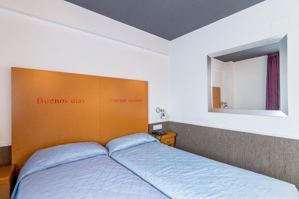Hotel Colors 2*