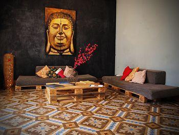 Hostal The Loft House *