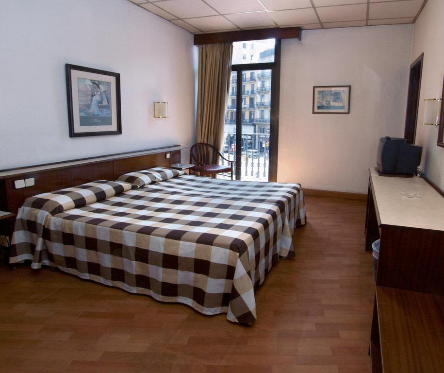 Hotel Condestable 2*
