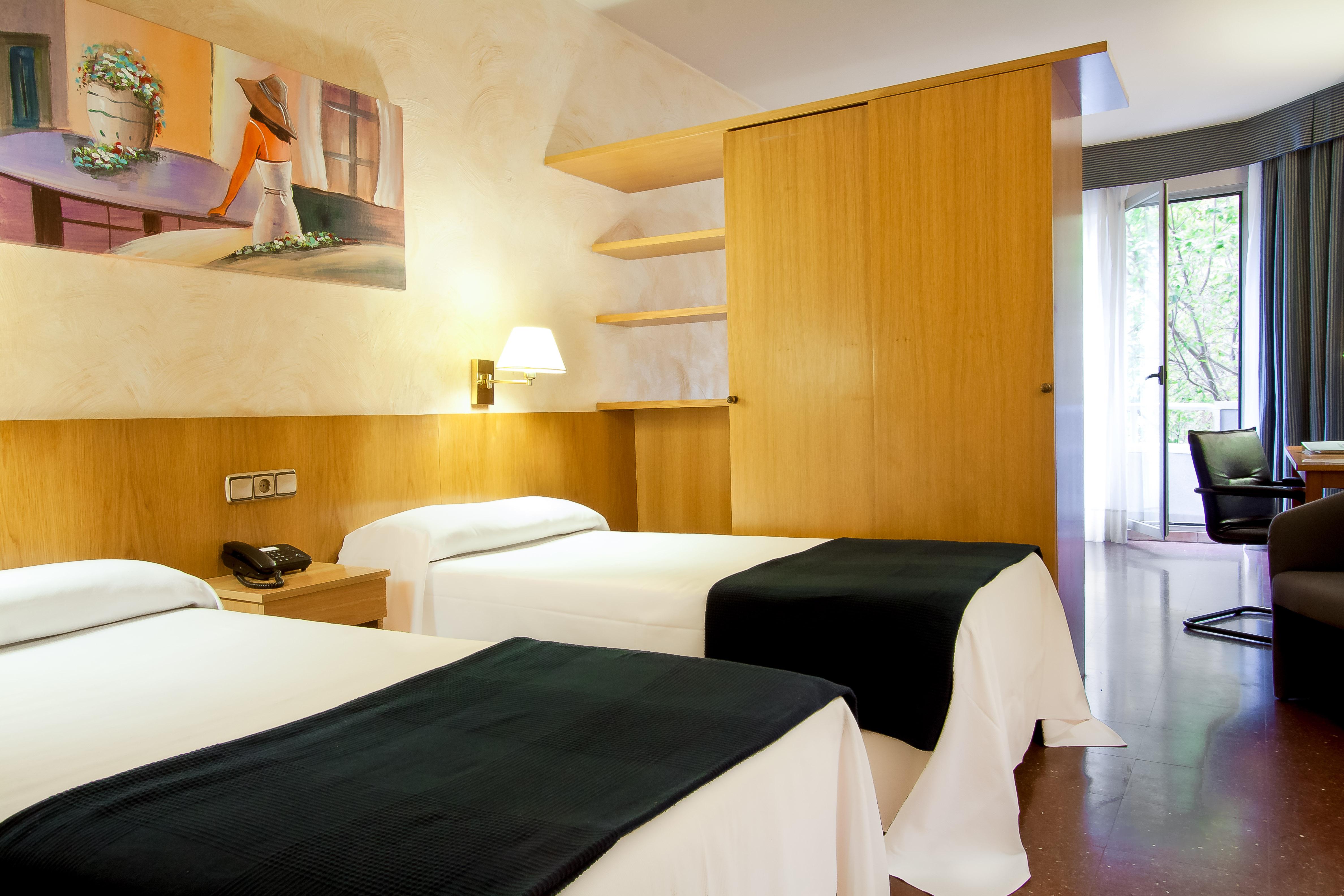 Apartahotel Atenea Calabria Barcelona