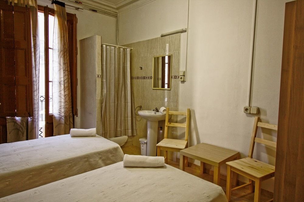 Dragonflybcn Guest house *