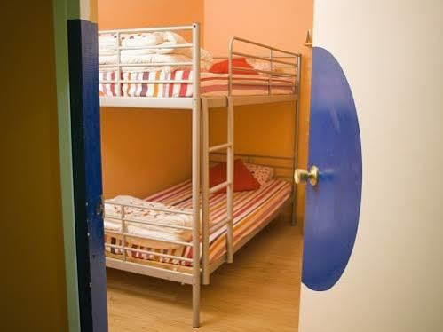 Hostal Buba House *