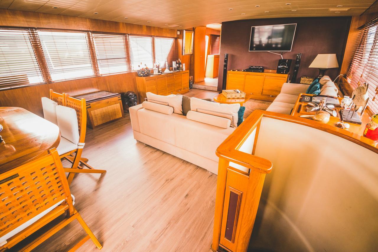 Motor Yacht Boatel * Barcelona