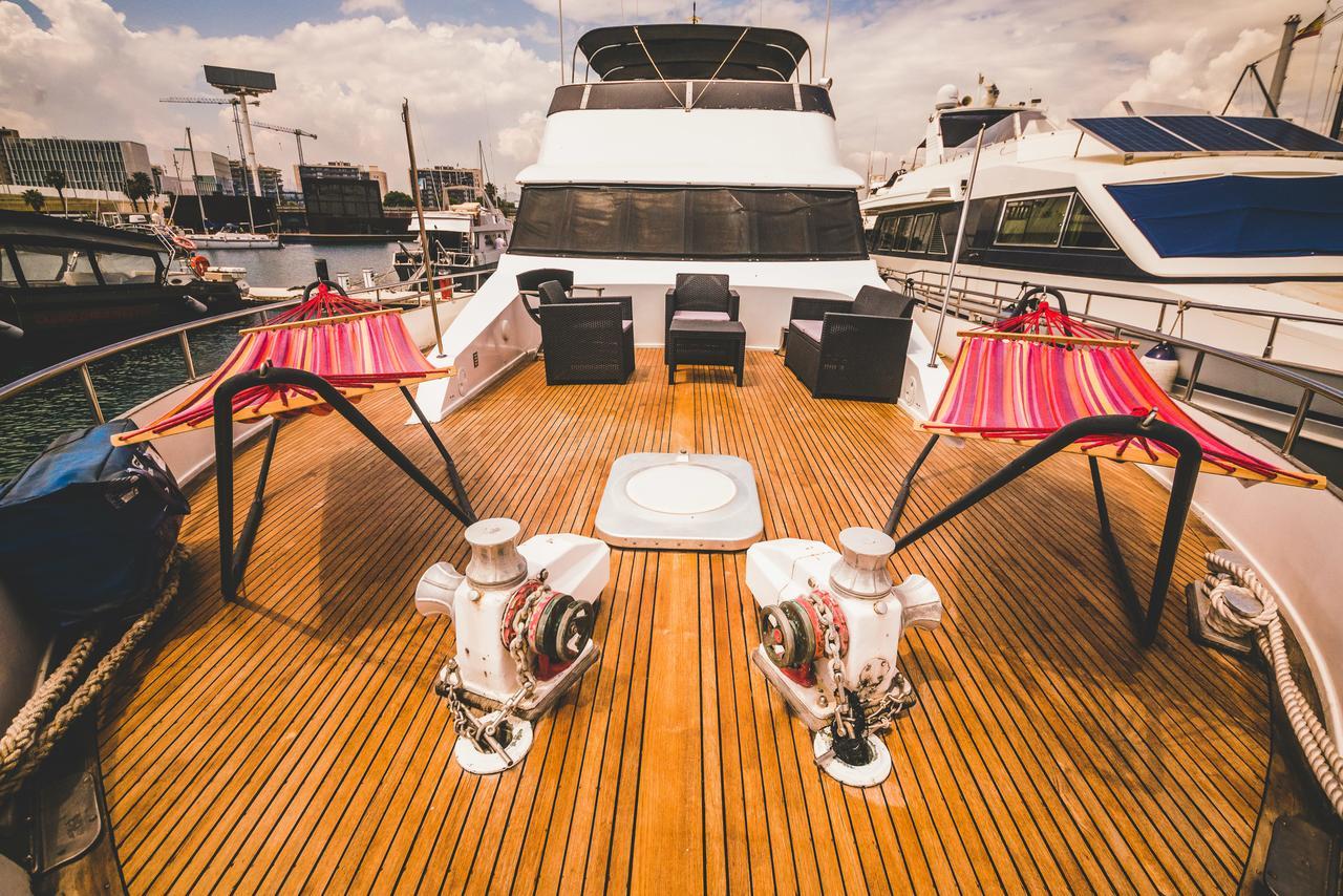 Motor Yacht Boatel Hotel en barco *