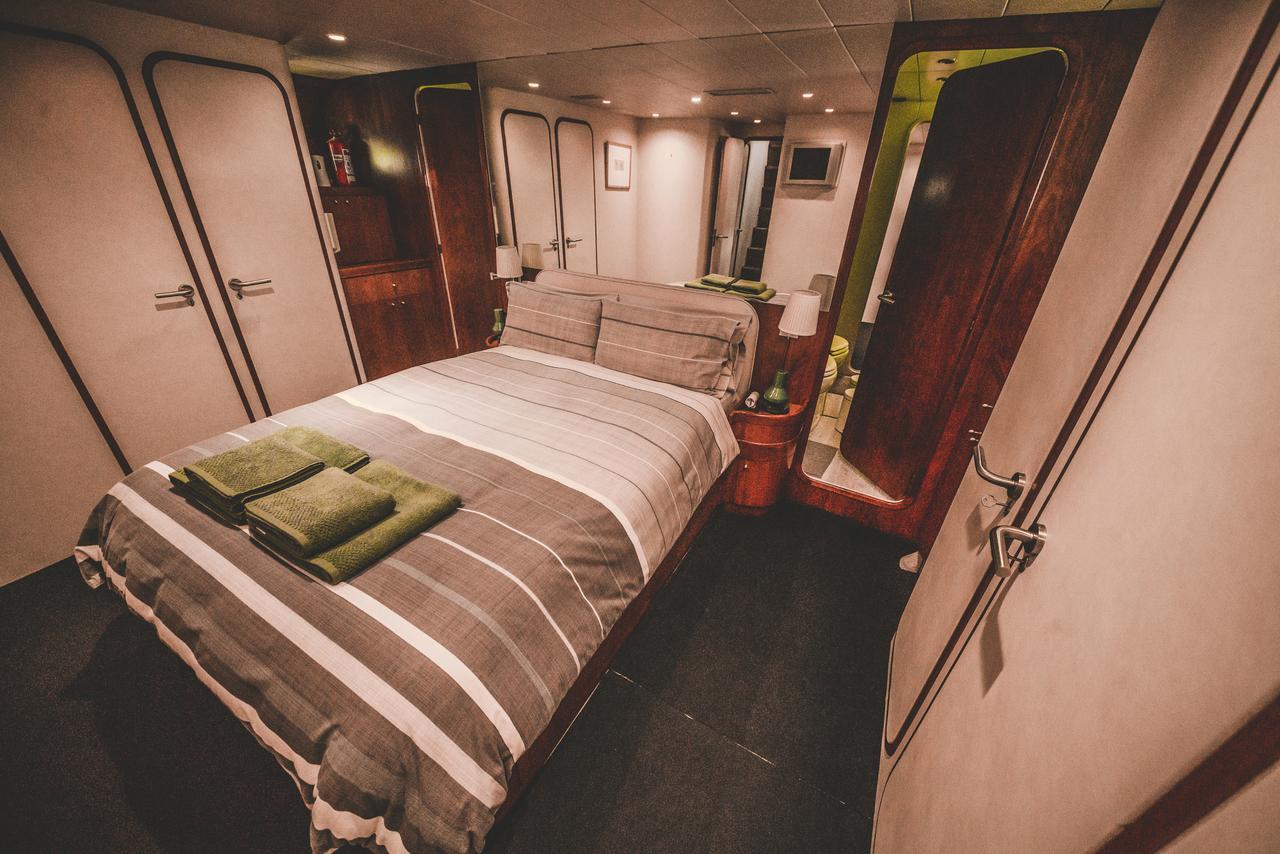 Motor Yacht Boatel Hotel en barco *