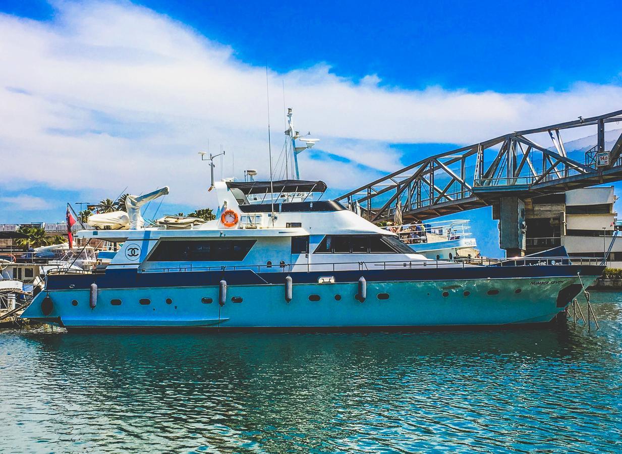 Hotel en barco Motor Yacht Boatel Barcelona