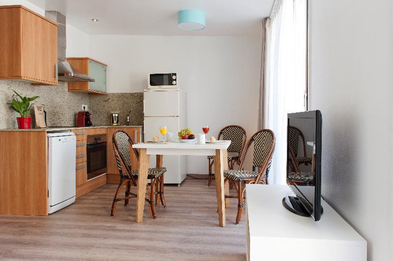 Mh S. Familia Apartment