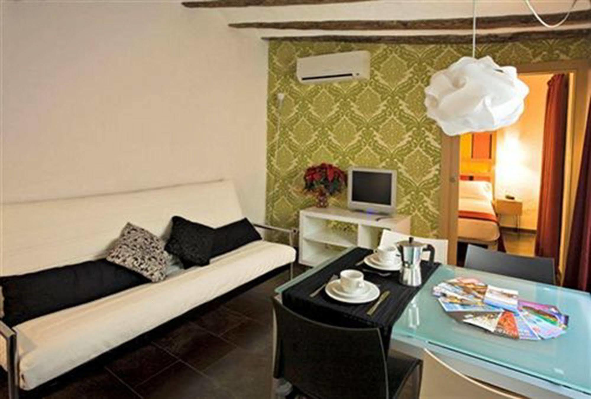 Ciutat Vella Apartment Barcelona
