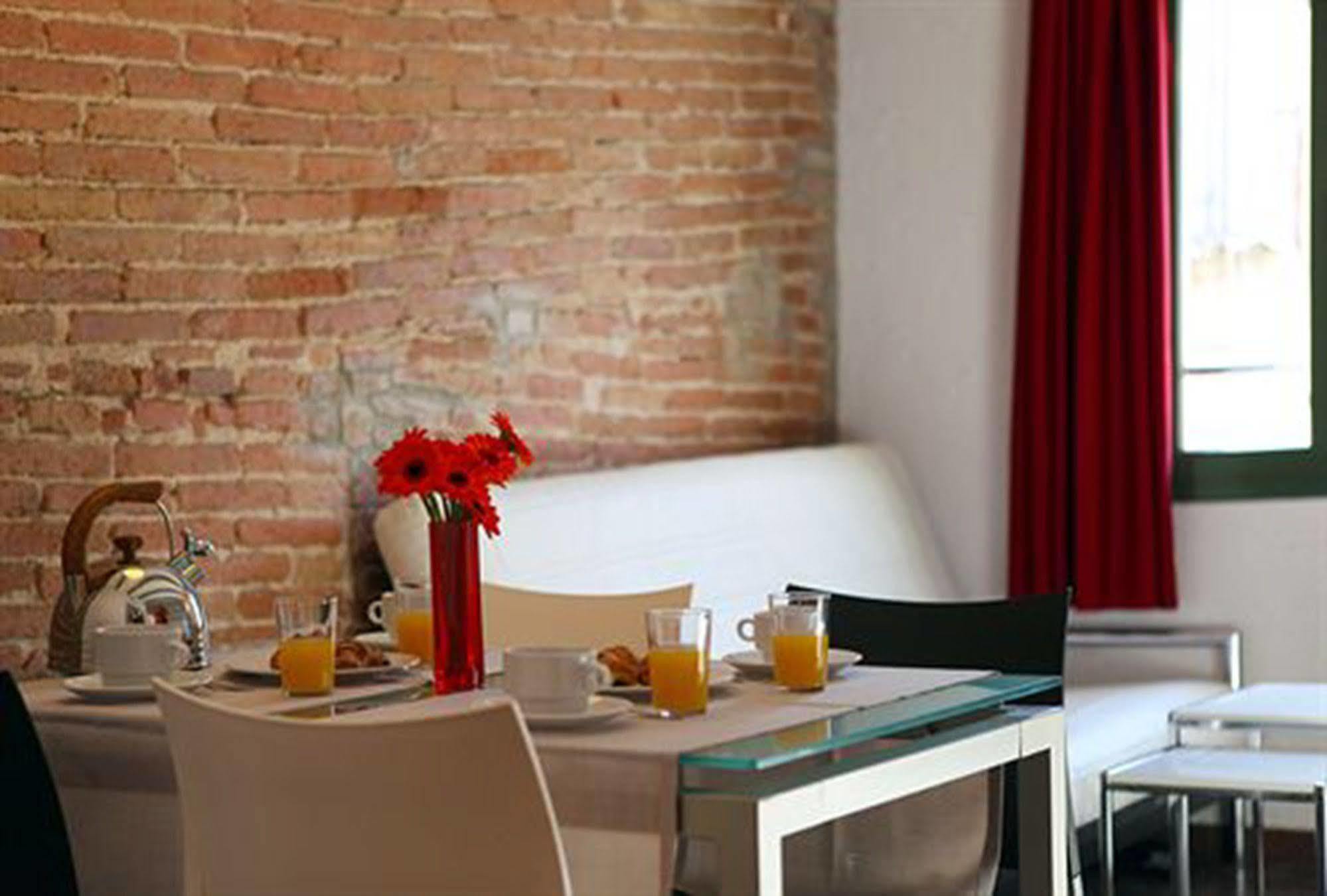 Ciutat Vella Apartment *