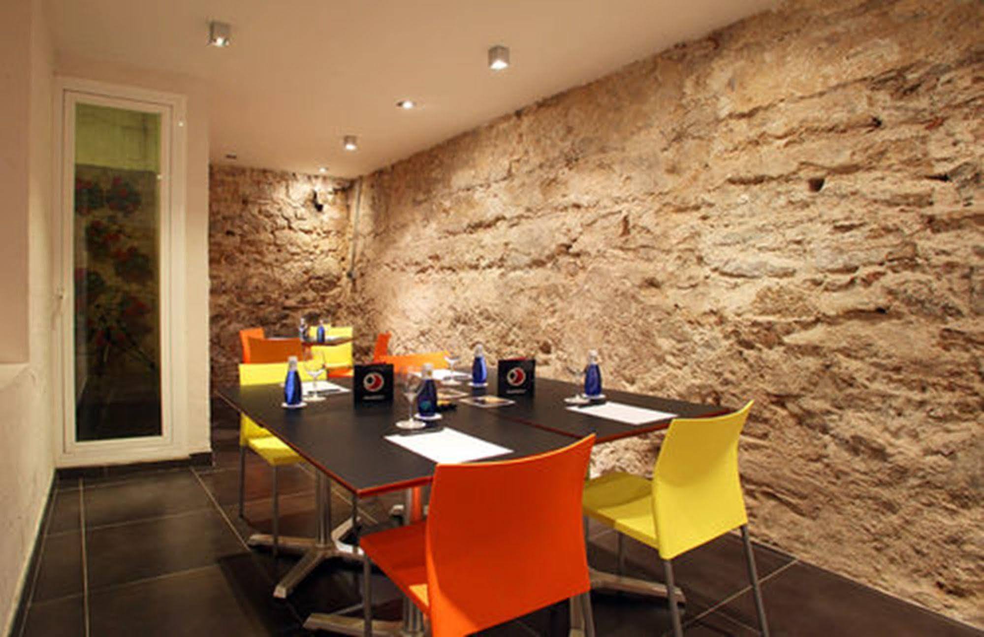 Ciutat Vella Apartment *