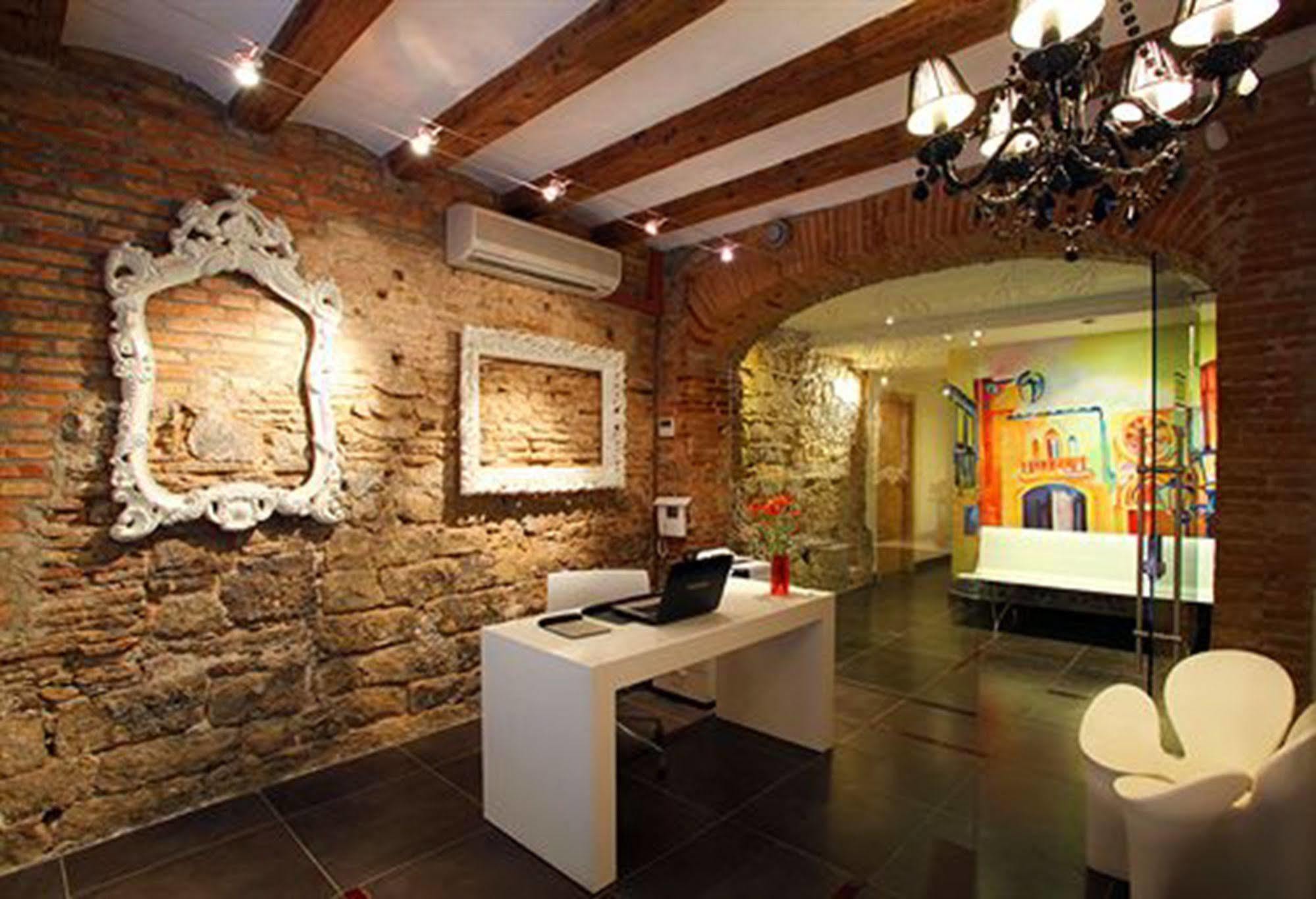 Ciutat Vella Apartment *