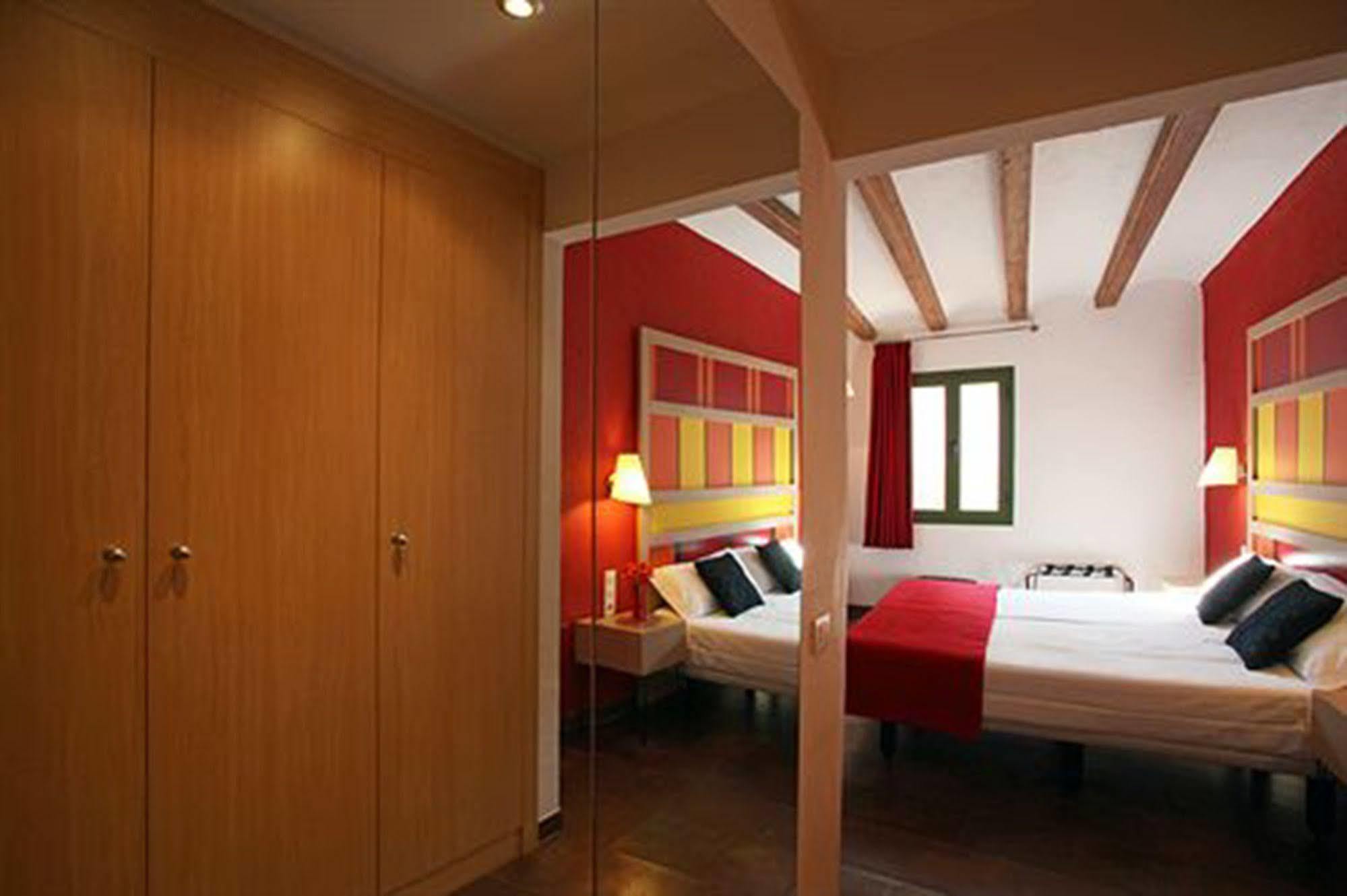 Ciutat Vella Apartment